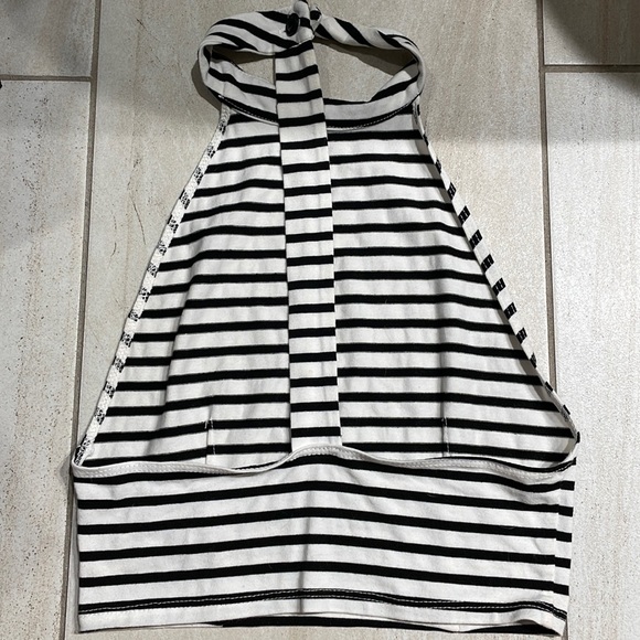 Emma & Sam Black & White Striped Crop Tank Top T Back - Picture 6 of 6